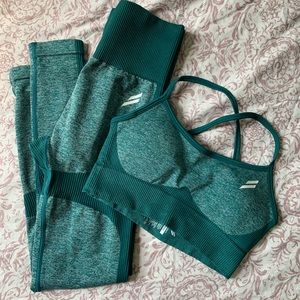 “Do you even” size Small leggings and sportsbra